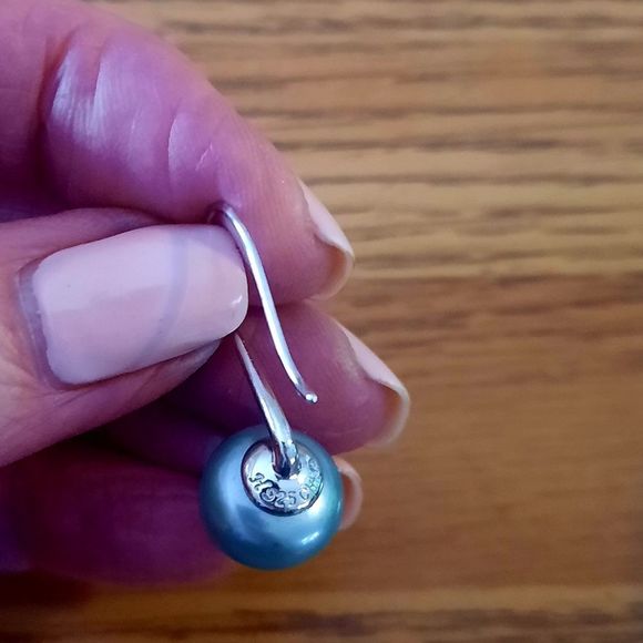 ❌️SOLD❌️HONORA Silvery Gray Pearl and Sterling French Wire Earrings - Picture 2 of 5